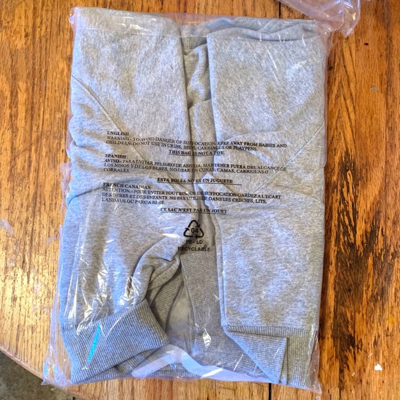 GREY LONG SLEEVE CROP TOP - Picture 4 of 4